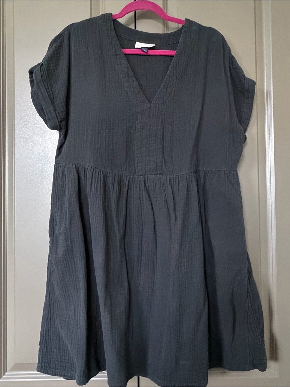 Universal Thread Black V-Neck Textured Tunic